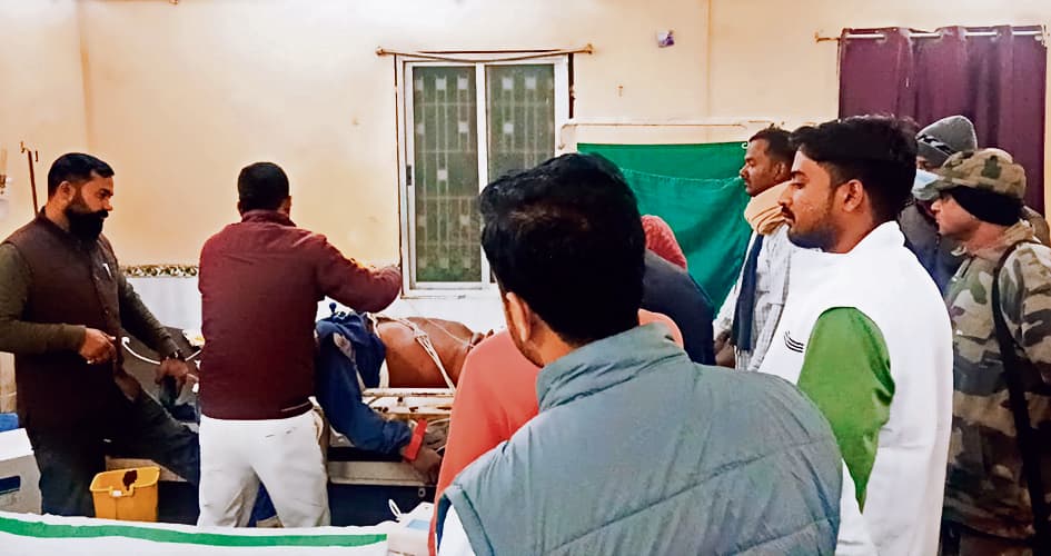 Gopalganj News  : कुहासे की वजह से हुईं कई दुर्घटनाएं, एक की गयी जान, मंझरिया में उत्पाद विभाग की टीम के तीन सिपाही घायल