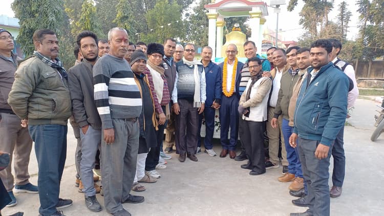 समारोह आयोजित कर दी विदाई