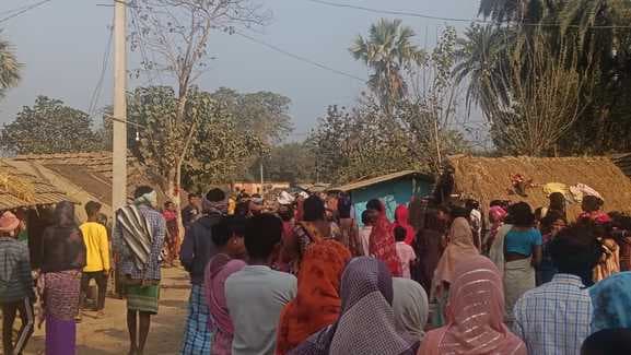 दो युवक हिरासत में, मुख्य आरोपित अब भी फरार, शव का किया गया अंतिम संस्कार