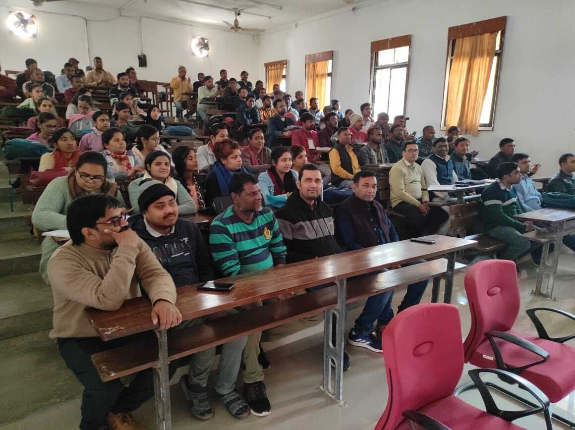 Gaya News : ब्लैक होल से संबंधित जटिल अवधारणाओं को सरल तरीके से किया प्रस्तुत