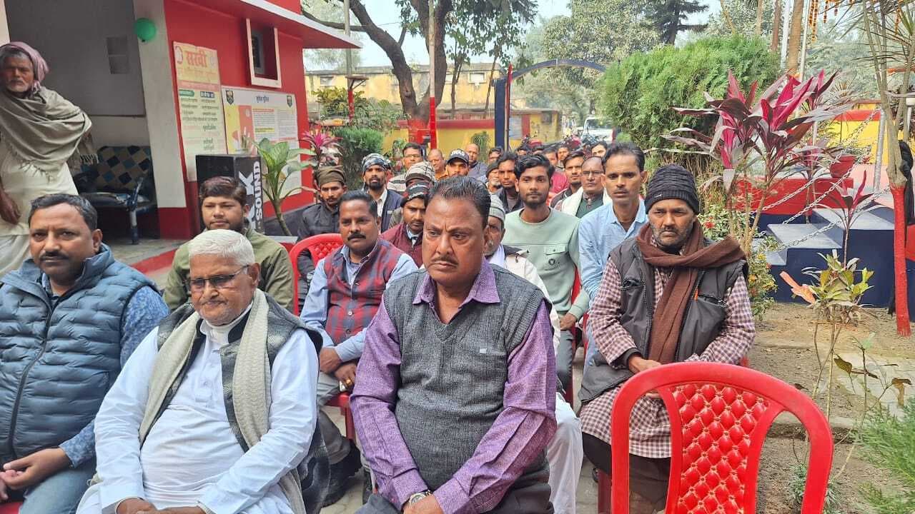 पूजा के लिए कमेटी का गठन कर नाम और नंबर प्रशासन को दें