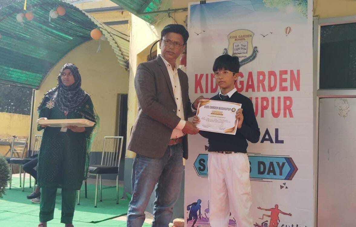 खेलकूद प्रतियोगिता में छात्राें ने बढ़-चढ़कर लिया हिस्सा