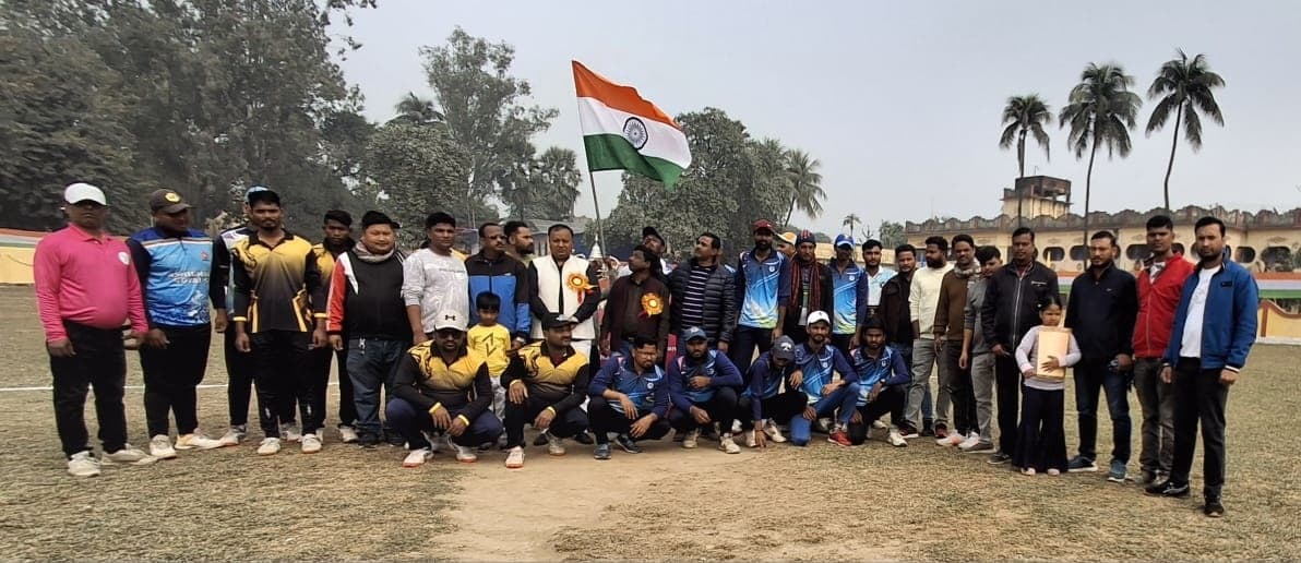 चेलेंजर क्रिकेट ट्राफी के लीग मैच में ठाकुरगंज की रानी ड्रेसेस 22 रनों  से विजयी