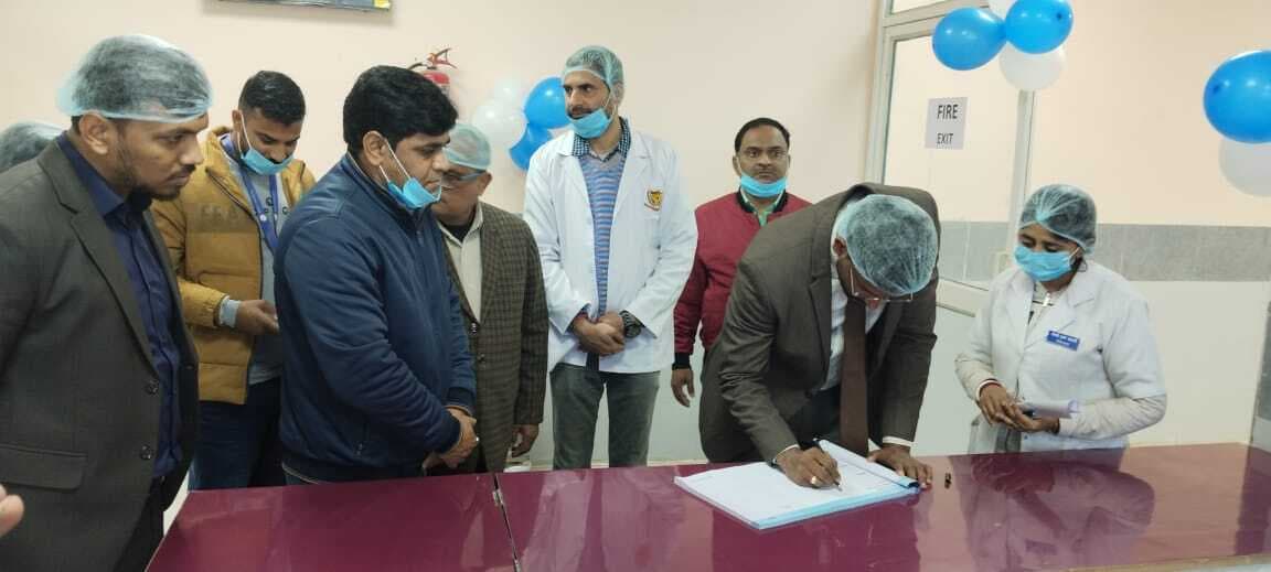 सदर अस्पताल परिसर में नवनिर्मित मातृ-शिशु अस्पताल का जिलाधिकारी ने किया निरीक्षण