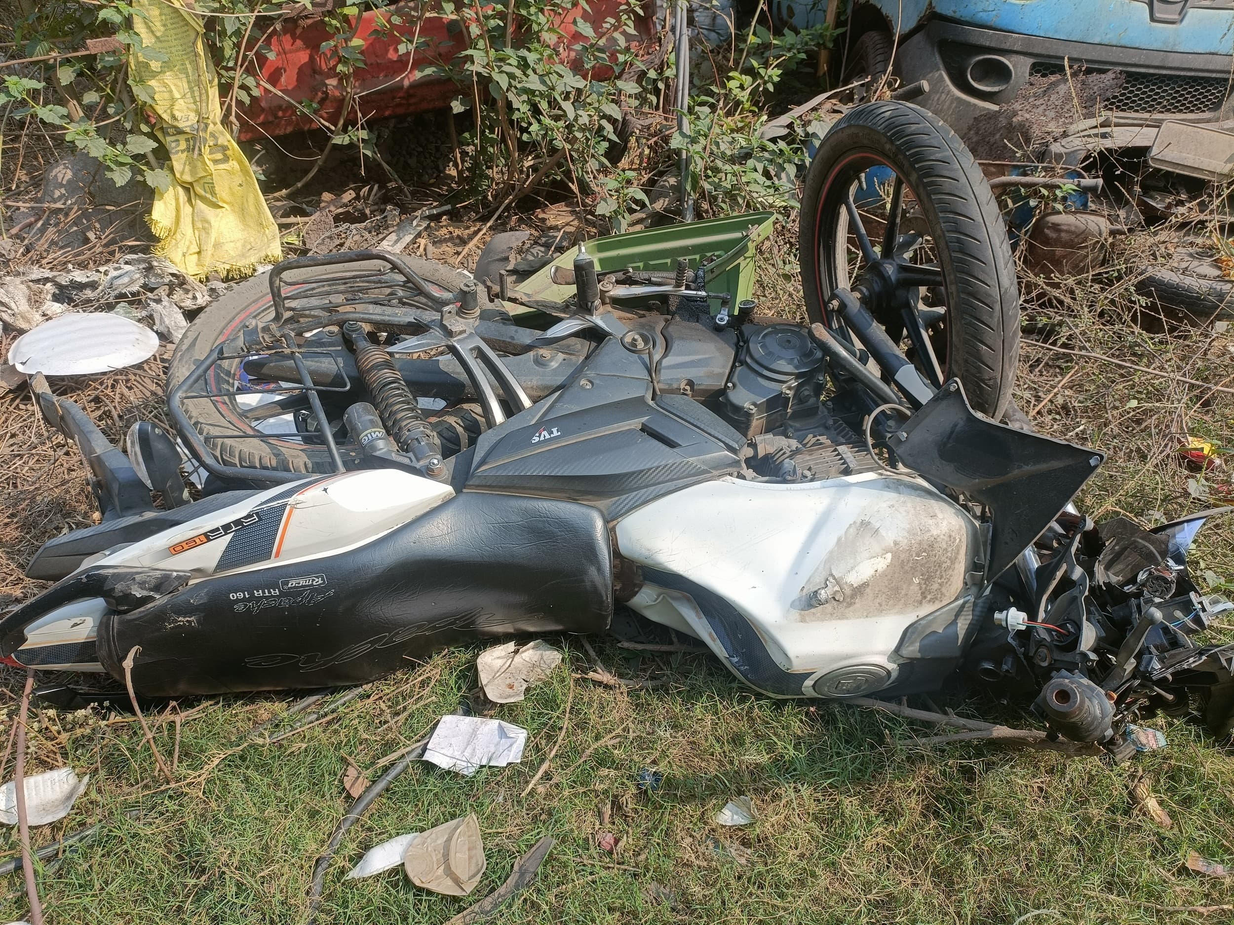 Bokaro News : बाइक सवार युवकों ने ट्रक में पीछे से मारी टक्कर दो की मौत