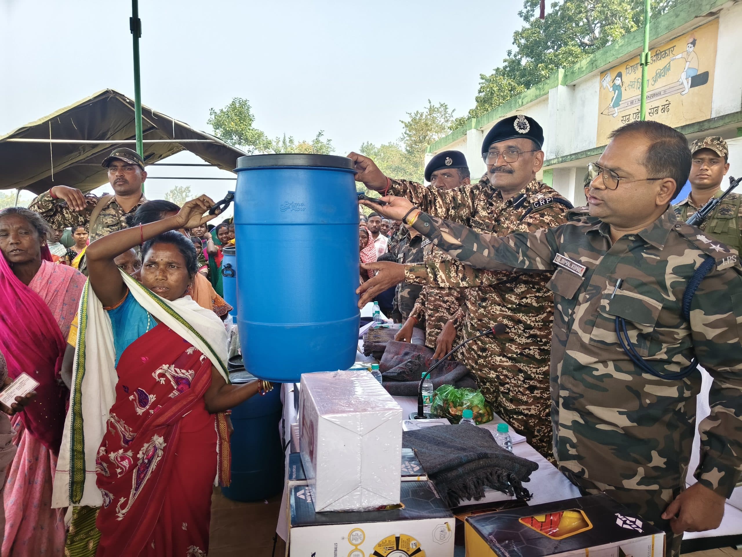 Giridih News :समाज से भटके लोग मुख्यधारा में आयें : एसपी