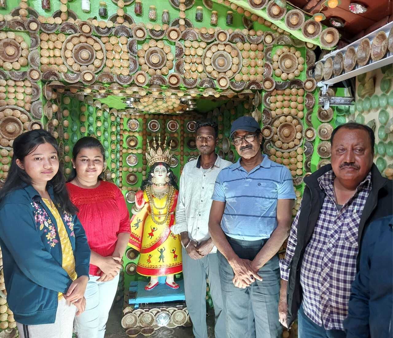 Bokaro News : यहां गोलगप्पे से सजाया गया है पूजा पंडाल