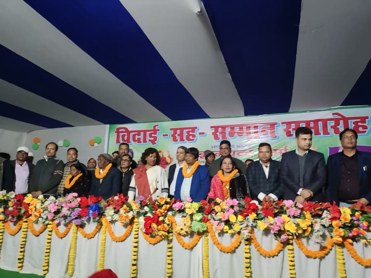 जिला कृषि पदाधिकारी सह संयुक्त निदेशक शस्य को दी गयी विदाई