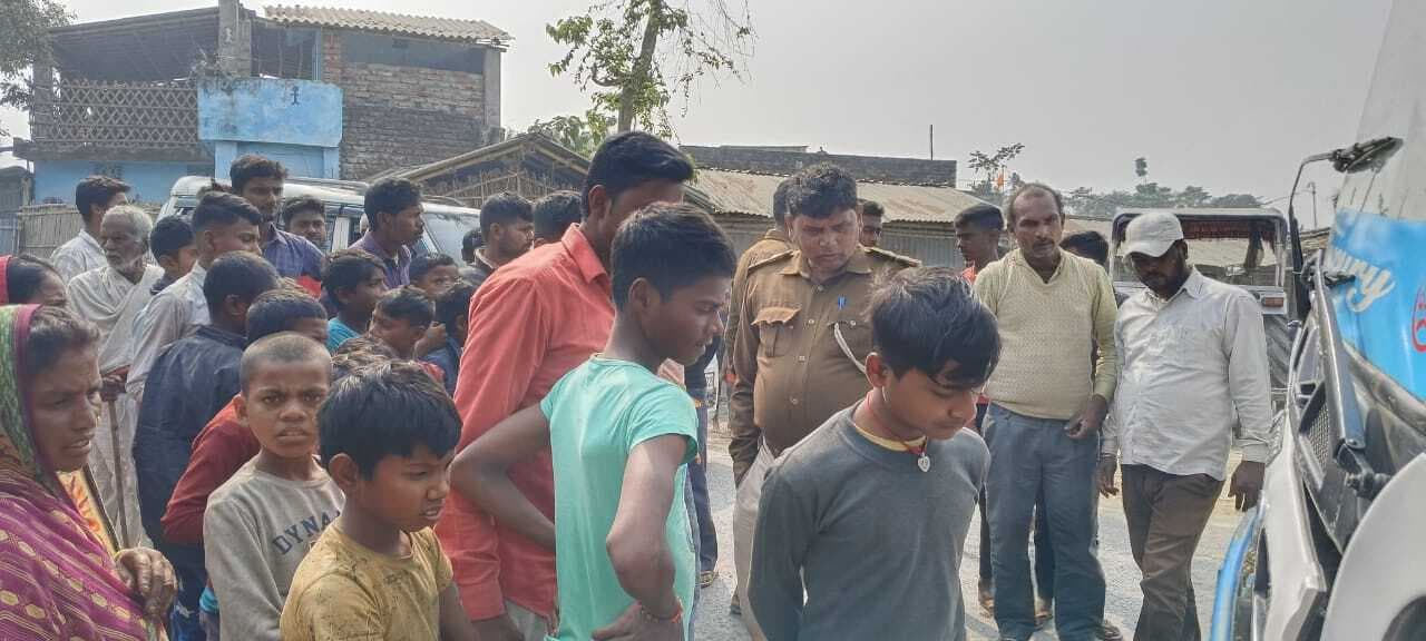 मुंद्रिका बस और बाइक में जोरदार टक्कर,बाइक चालक घायल