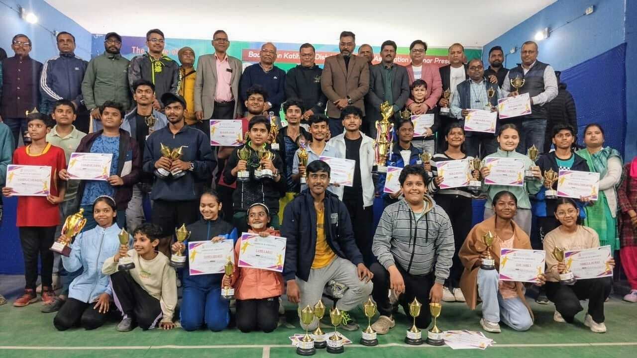 जिला बैडमिंटन चैंपियनशिप: पुरुष वर्ग में आसीयंत्त व बालिका में सौम्या विजेता