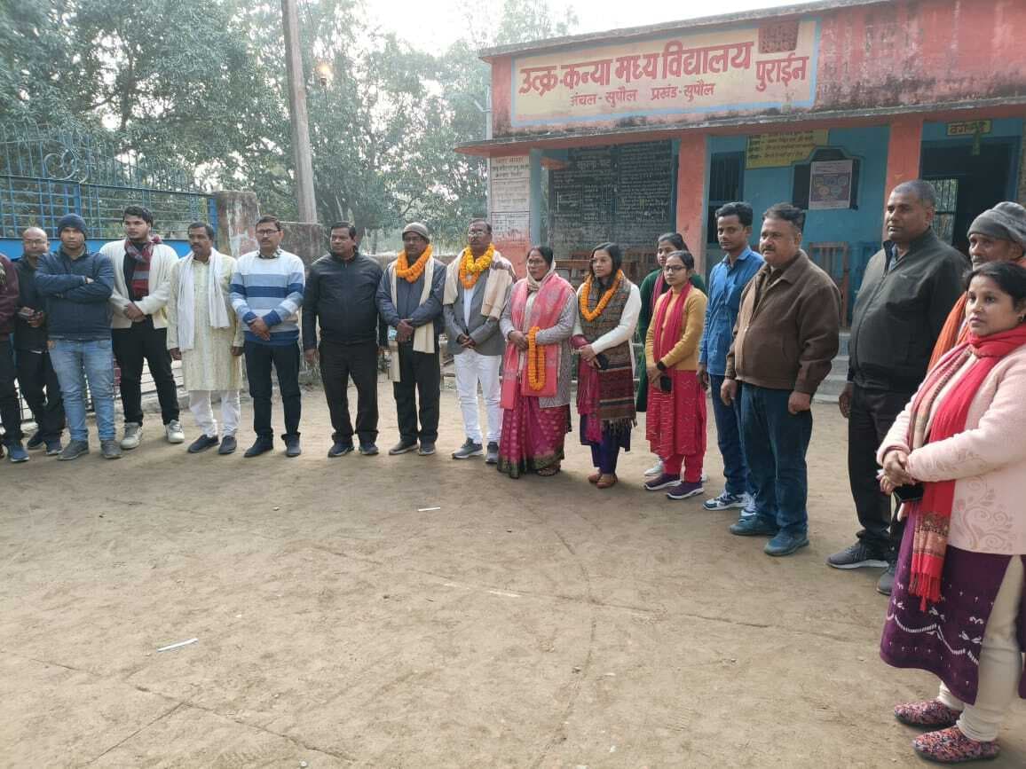 कन्या मवि पुराईन के एचएम हुए सेवानिृत, समारोह पूर्वक दी गयी विदाई