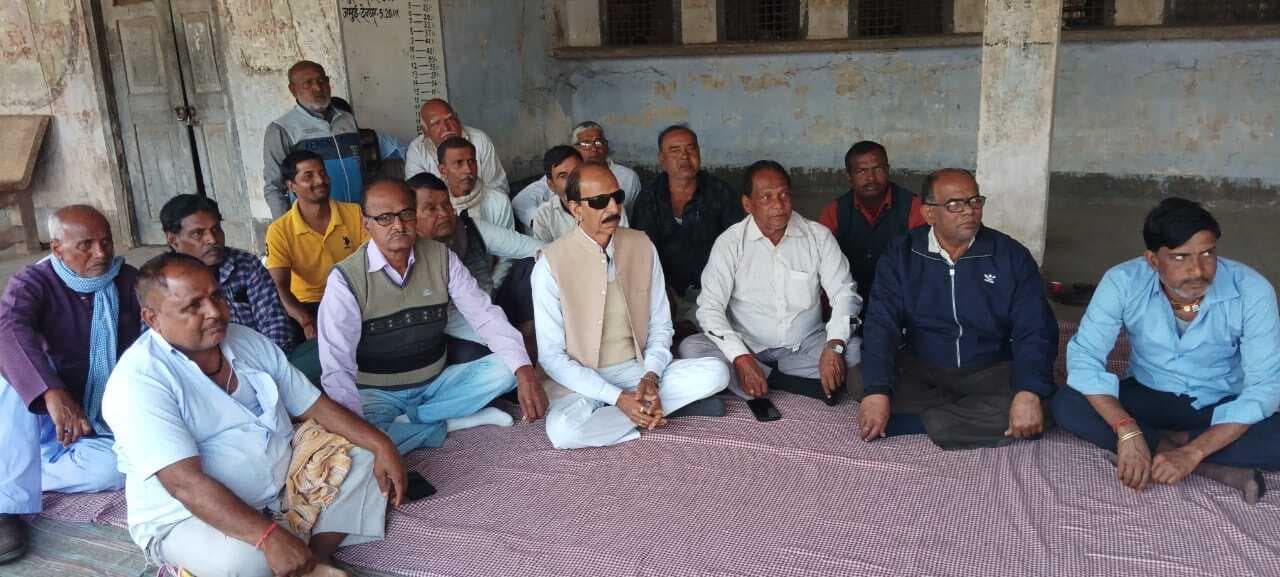 राशन विक्रेता गये अनिश्चितकालीन हड़ताल पर, बैठक कर संगठन को किया मजबूत