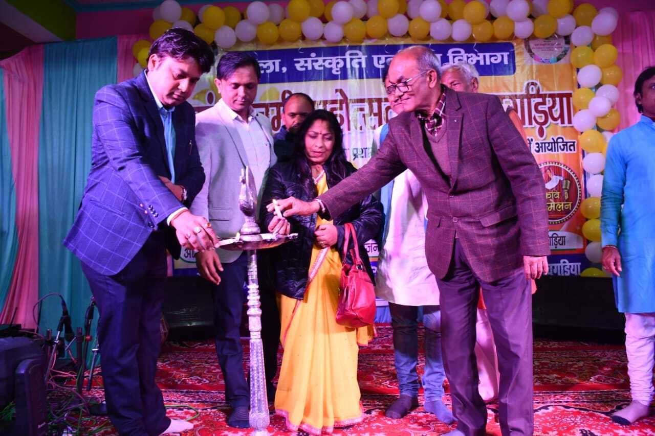 बसंत पंचमी महोत्सव: कवियों की कविताओं की सुन गदगद हुए श्रोता