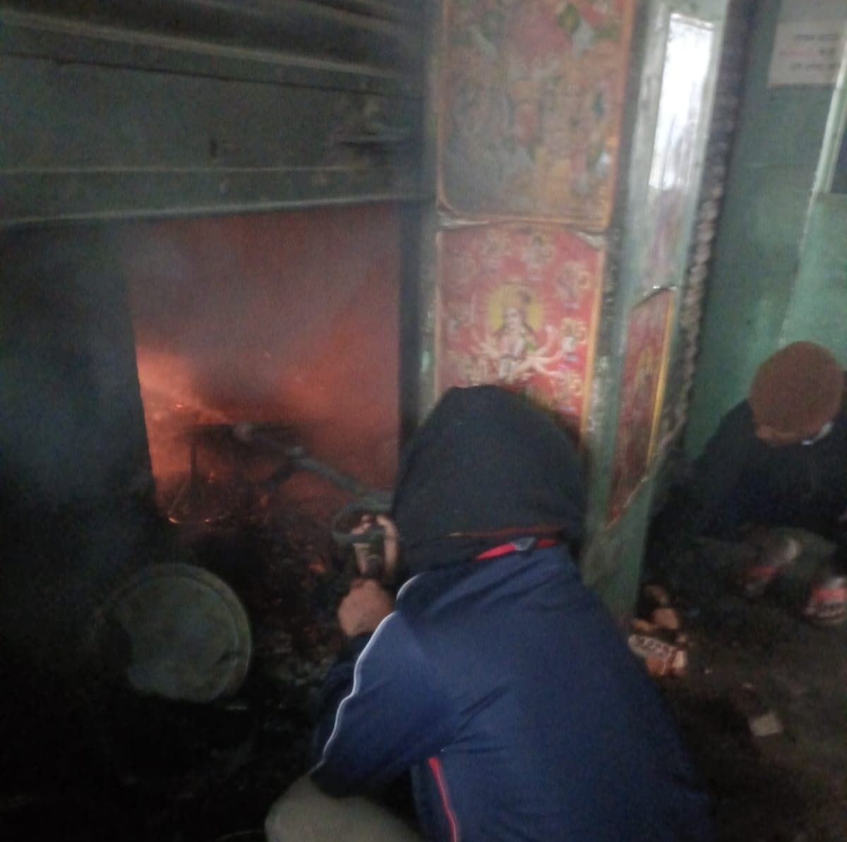 Madhubani News : इलेक्ट्रॉनिक दुकान में आग लगाने से लाखों की क्षति