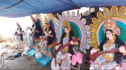 आकर्षक तरीके से सजाये गये पूजा पंडाल