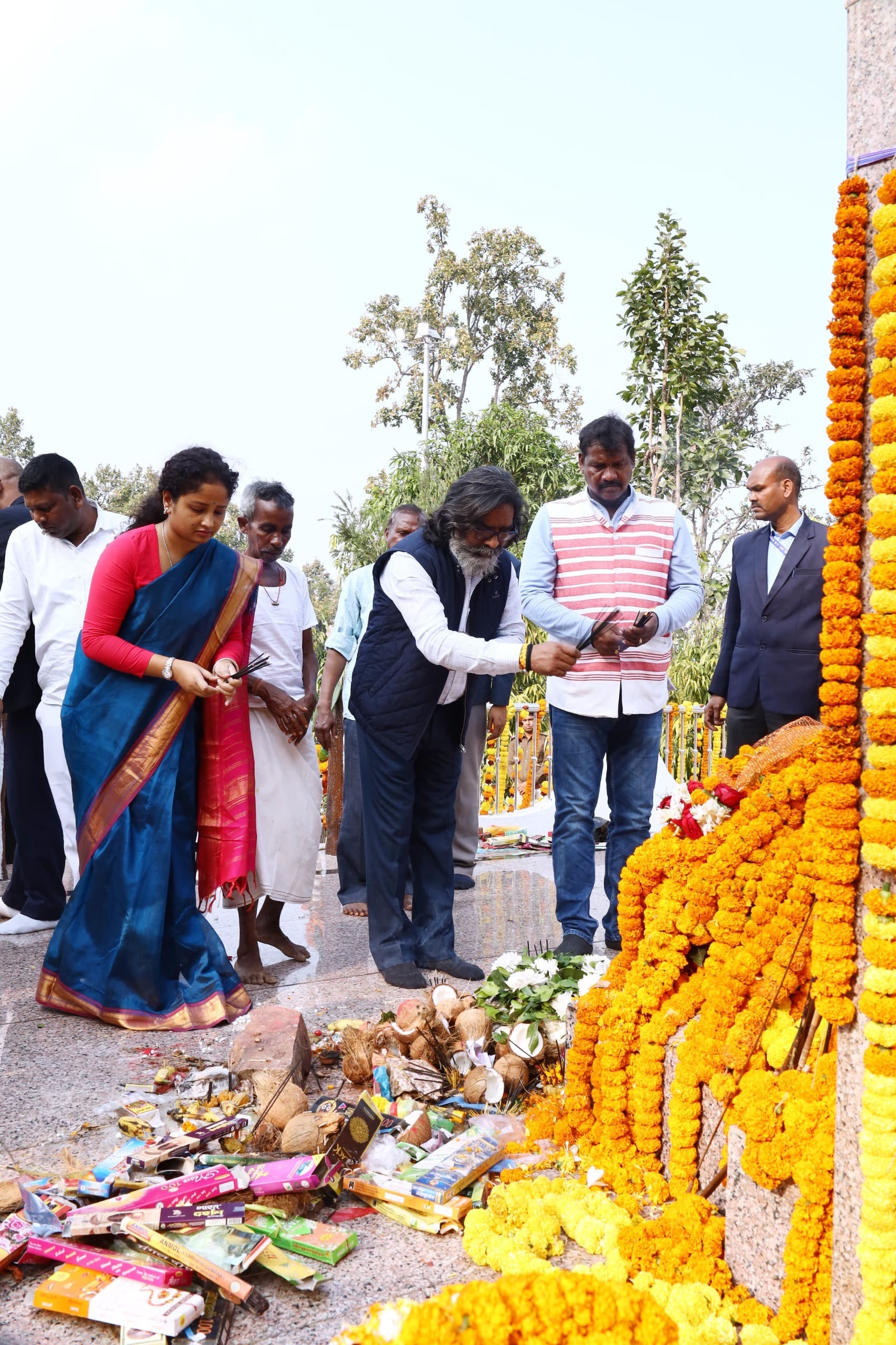 Chaibasa News : झारखंड के खनिज से देश रोशन हो रहा, फिर भी हम पिछड़े हुए हैं : हेमंत