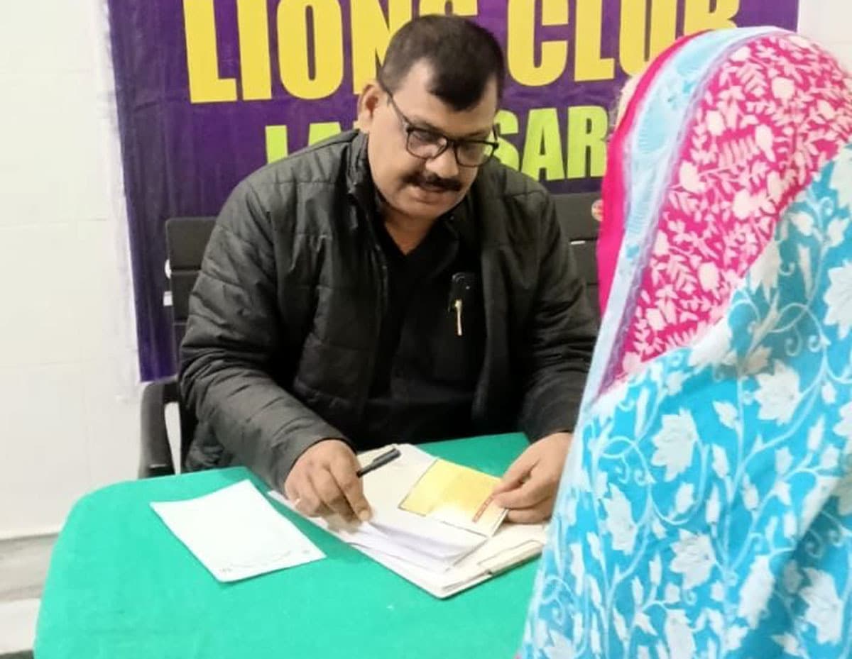 लायंस क्लब के निशुल्क स्वास्थ्य जांच शिविर में 176 लोगों की हुई जांच