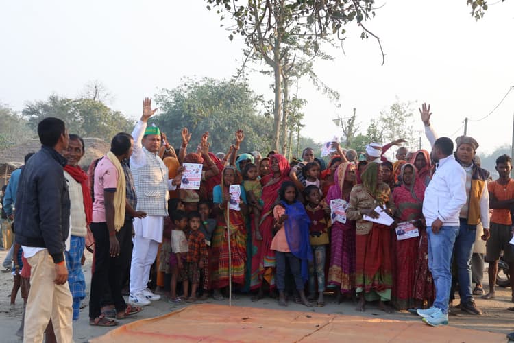 हर माई बहिन के खाते में 25 सौ रुपये प्रति माह देगी राजद सरकार