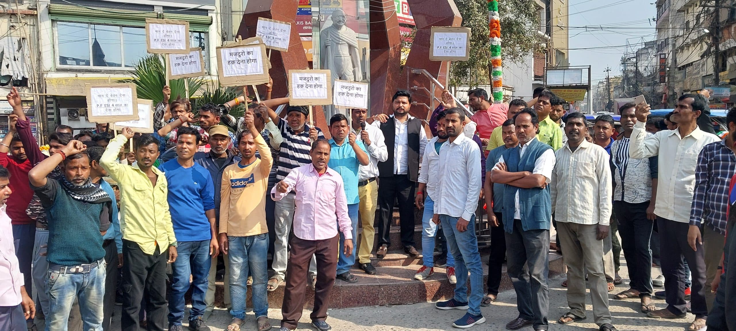 रेलवे पिट लाइन के सफाई कर्मियों का 20वें दिन भी हड़ताल रही जारी