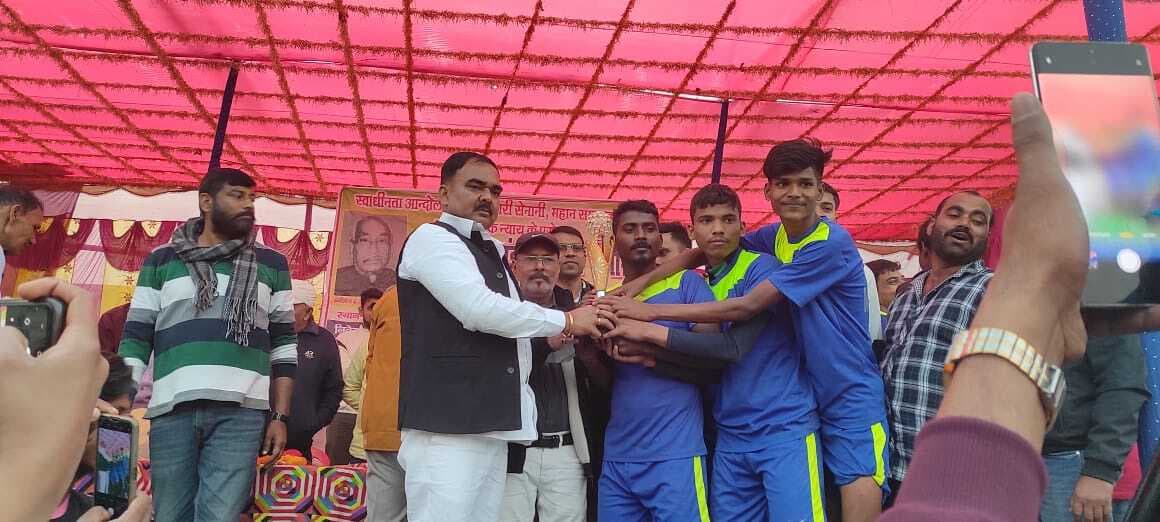 खगड़िया टाउन क्लब की टीम विजेता कप पर जमाया कब्जा