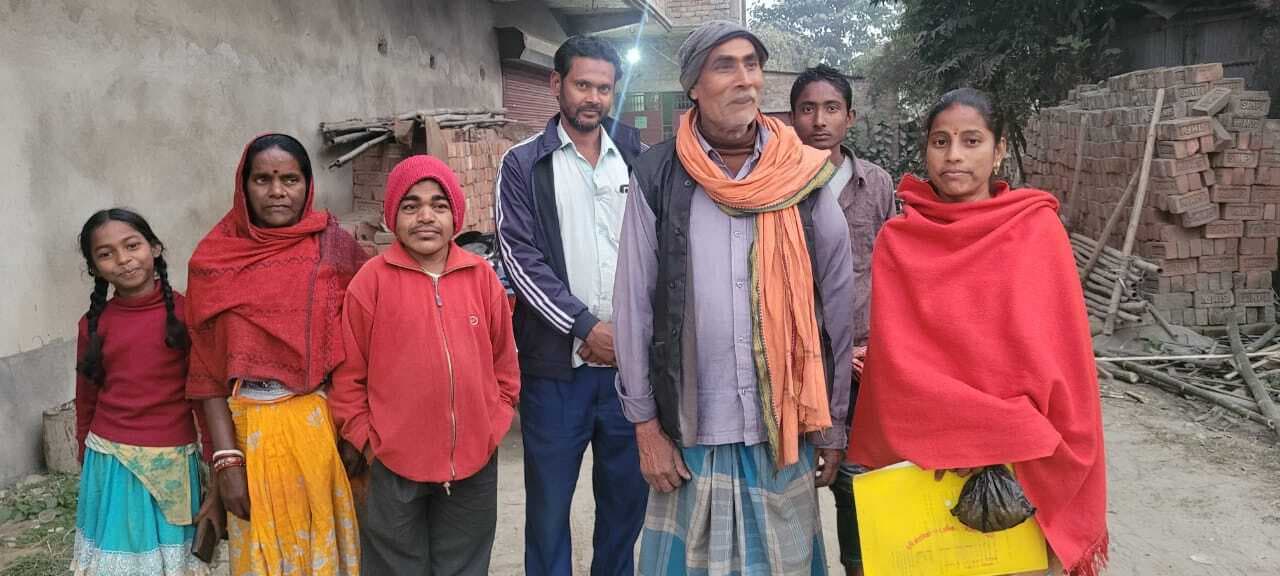 घनी आबादी से सटे कचरे से प्लास्टिक अलग करने वाली मशीन लगाने से परेशान हैं लोग