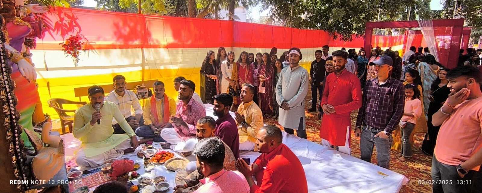 मधुपुर में विभिन्न शिक्षण संस्थानों में धूमधाम से हुई सरस्वती पूजा