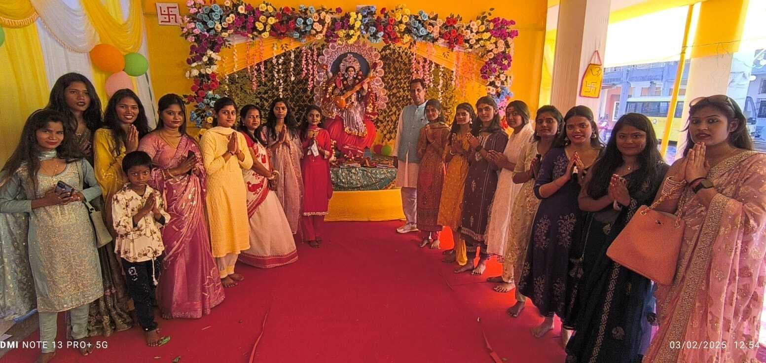 विद्या की अधिष्ठात्री माता सरस्वती की हुई पूजा-अर्चना