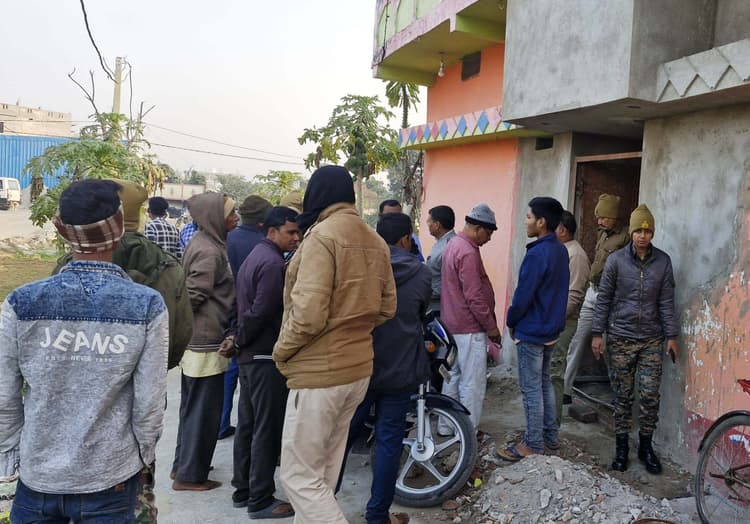 Aurangabad News : ताला तोड़कर चोरों ने उड़ाये नकदी व लाखों के गहने