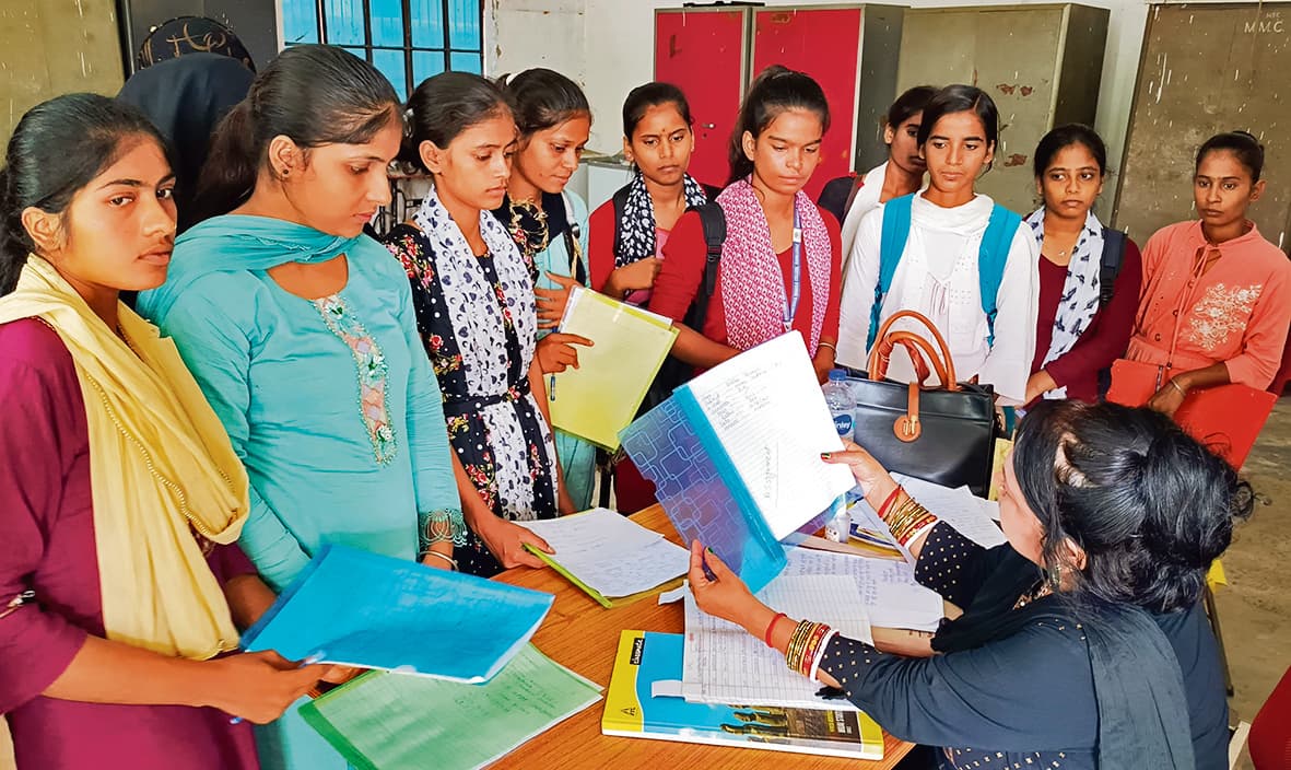 Gopalganj News  : फरवरी के अंतिम सप्ताह तक थर्ड सेमेस्टर की परीक्षा का रिजल्ट होगा जारी