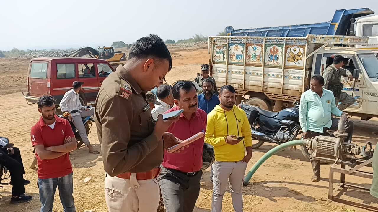 Giridih News: जमीन के अंदर छिपा कर रखा गया विस्फोटक बरामद