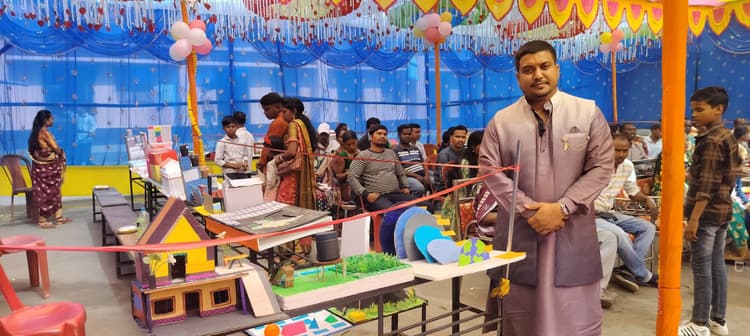 Seraikela News : बाल वैज्ञानिकों ने अपनी प्रतिभा से चौंकाया