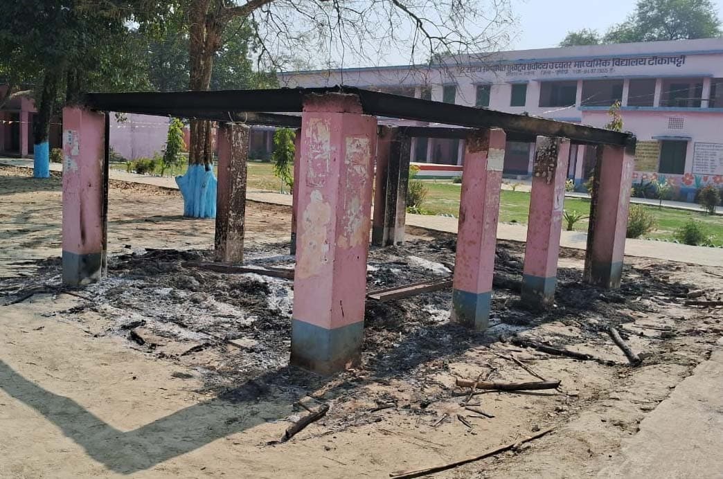 स्कूल के कम्प्यूटर रूम में चोरी का प्रयास