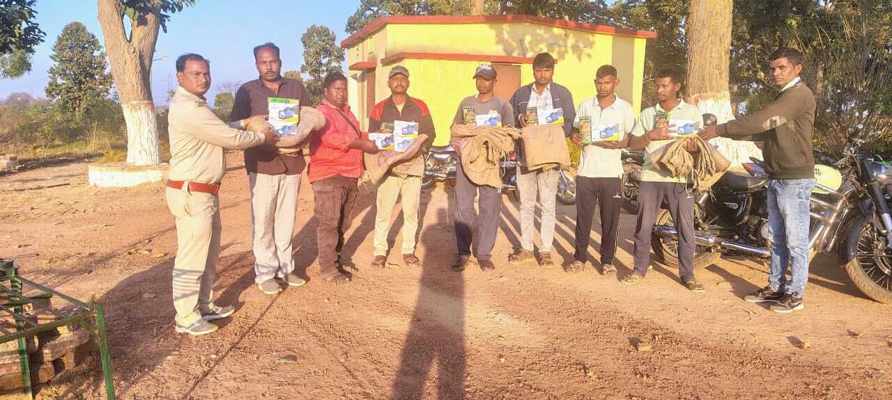 जंगली हाथियों ने तोड़ा गिराये