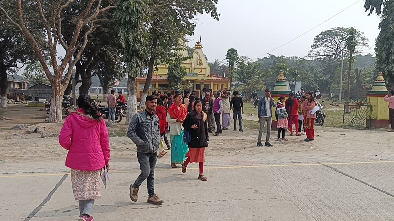 वीरपुर में छह केंद्रों पर हुई परीक्षा , दोनों पाॅलियों में पांच परीक्षार्थी रहे अनुपस्थित