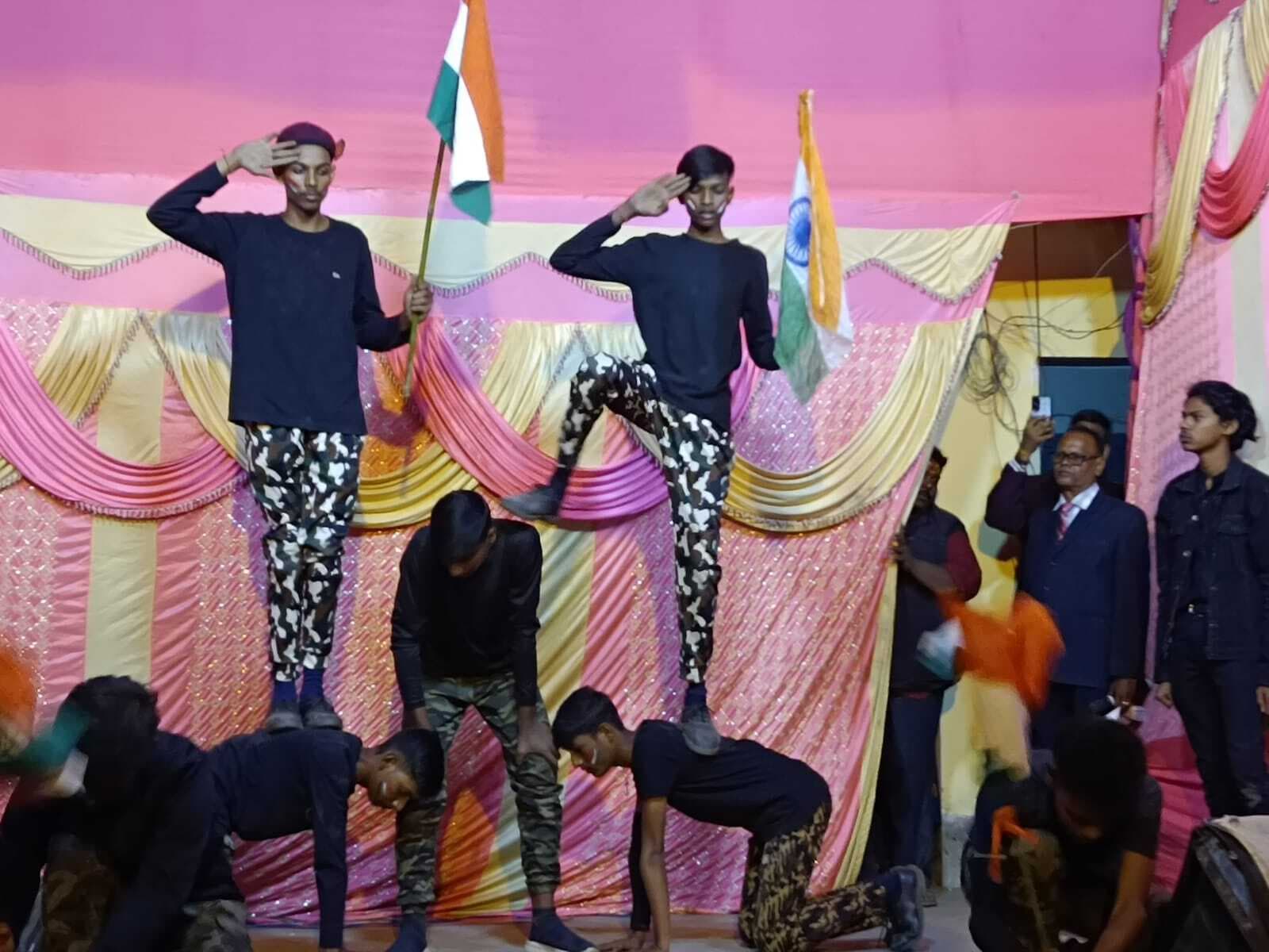 सांस्कृतिक कार्यक्रम में दिखी देशभक्ति की झलक