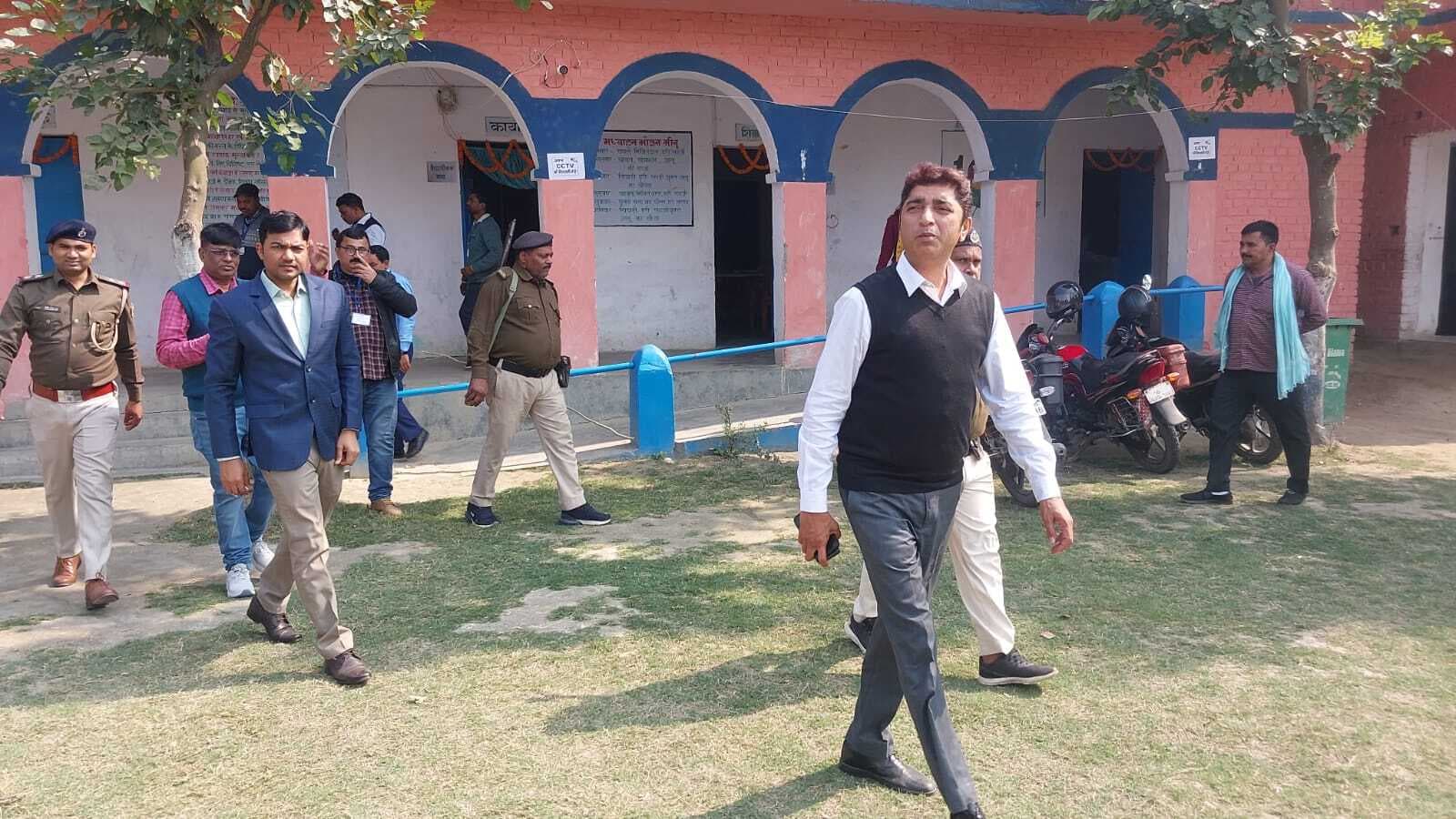 एसडीएम ने मनिहारी के इंटर परीक्षा केंद्र का लिया जायजा