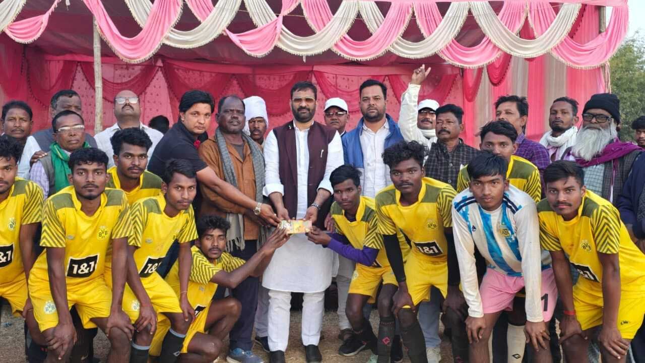 फुटबॉल टूर्नामेंट के फाइनल मुकाबला में जामताड़ा ने गिरिडीह को एक गोल से किया पराजित