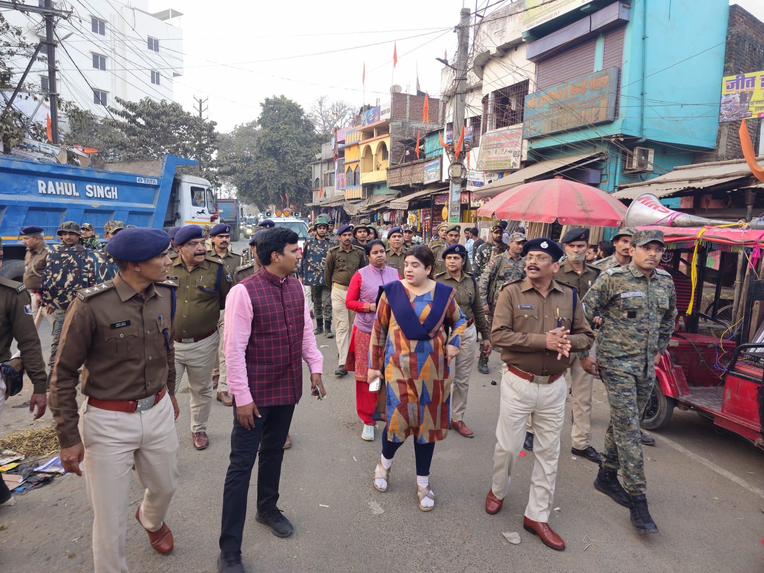 ड्रोन से होगी विसर्जन जुलूस की निगरानी, असामाजिक तत्वों पर होगी कार्रवाई : डीएम