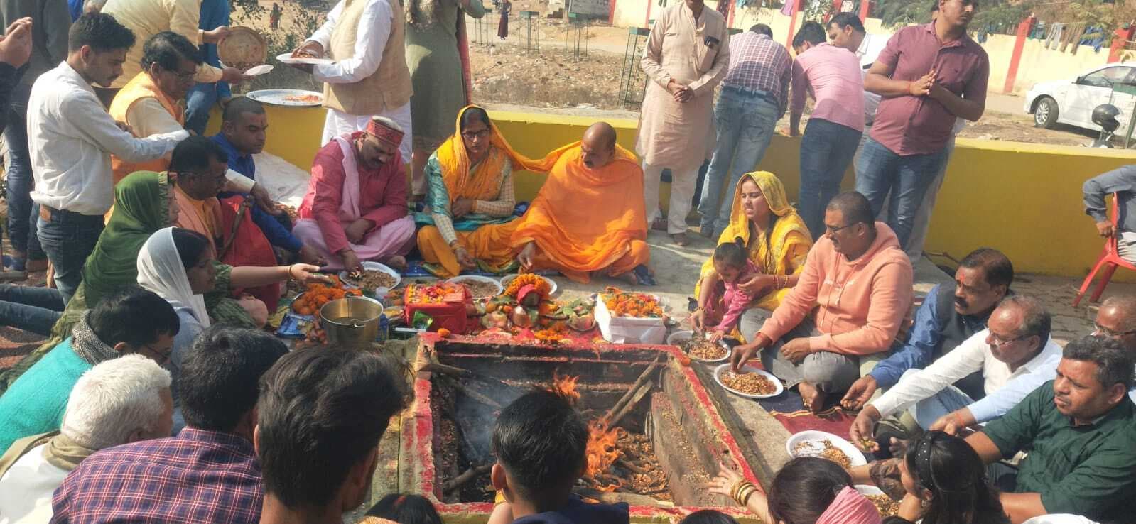 पतनेश्वर धाम सूर्य मंदिर में धूमधाम से हुई सूर्य की पूजा