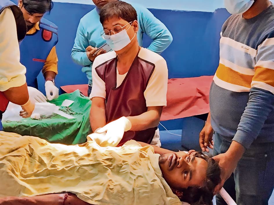 सरस्वती पूजा में नाच के दौरान विवाद में युवक को मारी गोली, हालत गंभीर