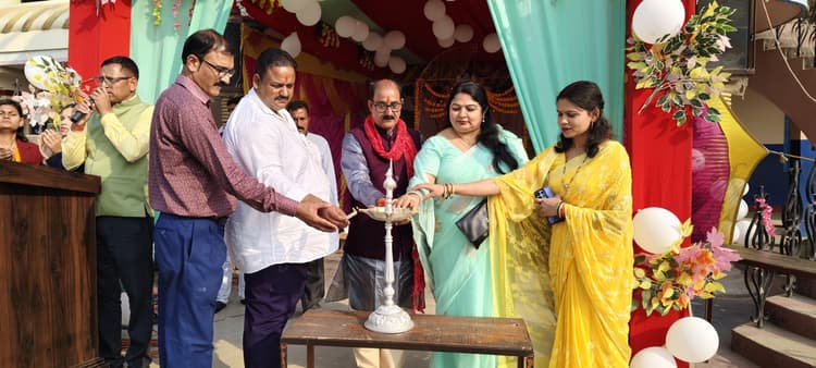 जे पाटलिपुत्र सेन्ट्रल स्कूल में सरस्वती पूजा के अवसर पर कार्यक्रम आयोजित