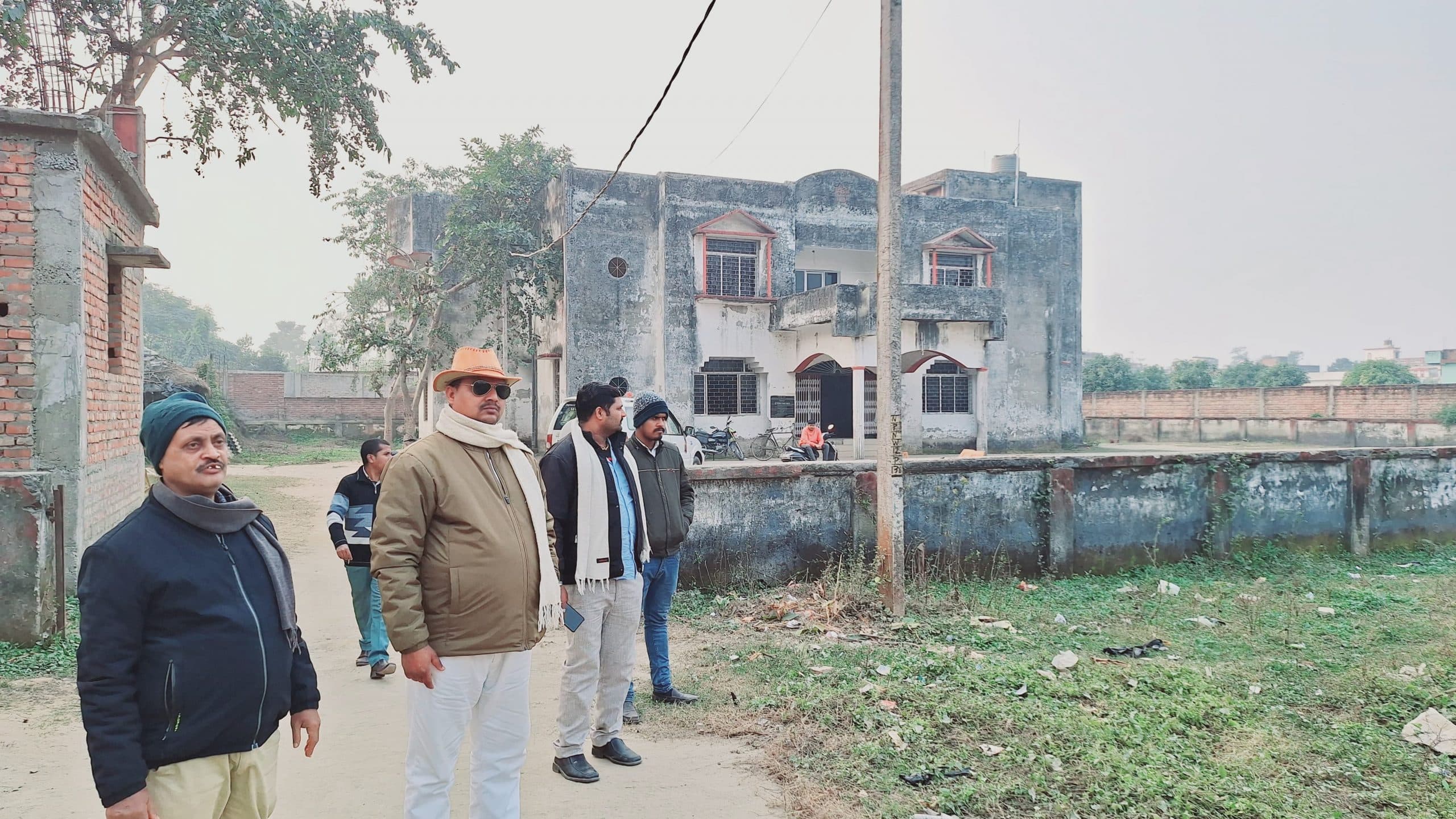 पब्लिक गेस्ट हाउस का जल्द होगा कायाकल्प, प्रखंड प्रमुख ने लिया जायजा