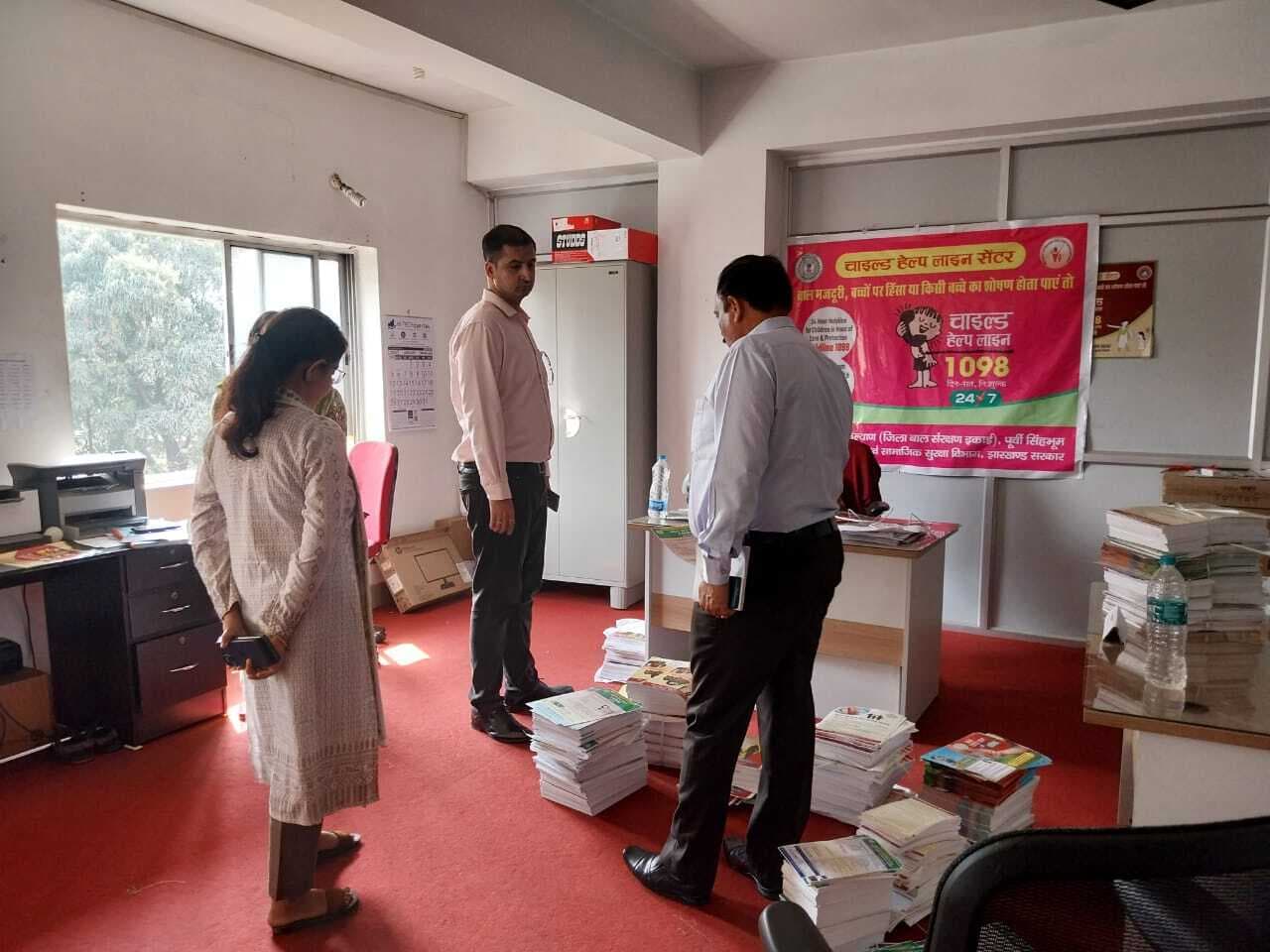 Jamshedpur news. वन स्टॉप सेंटर में रात्रि प्रहरी की होगी नियुक्ति, अलग-अलग किचन एवं वॉशरूम बनेंगे