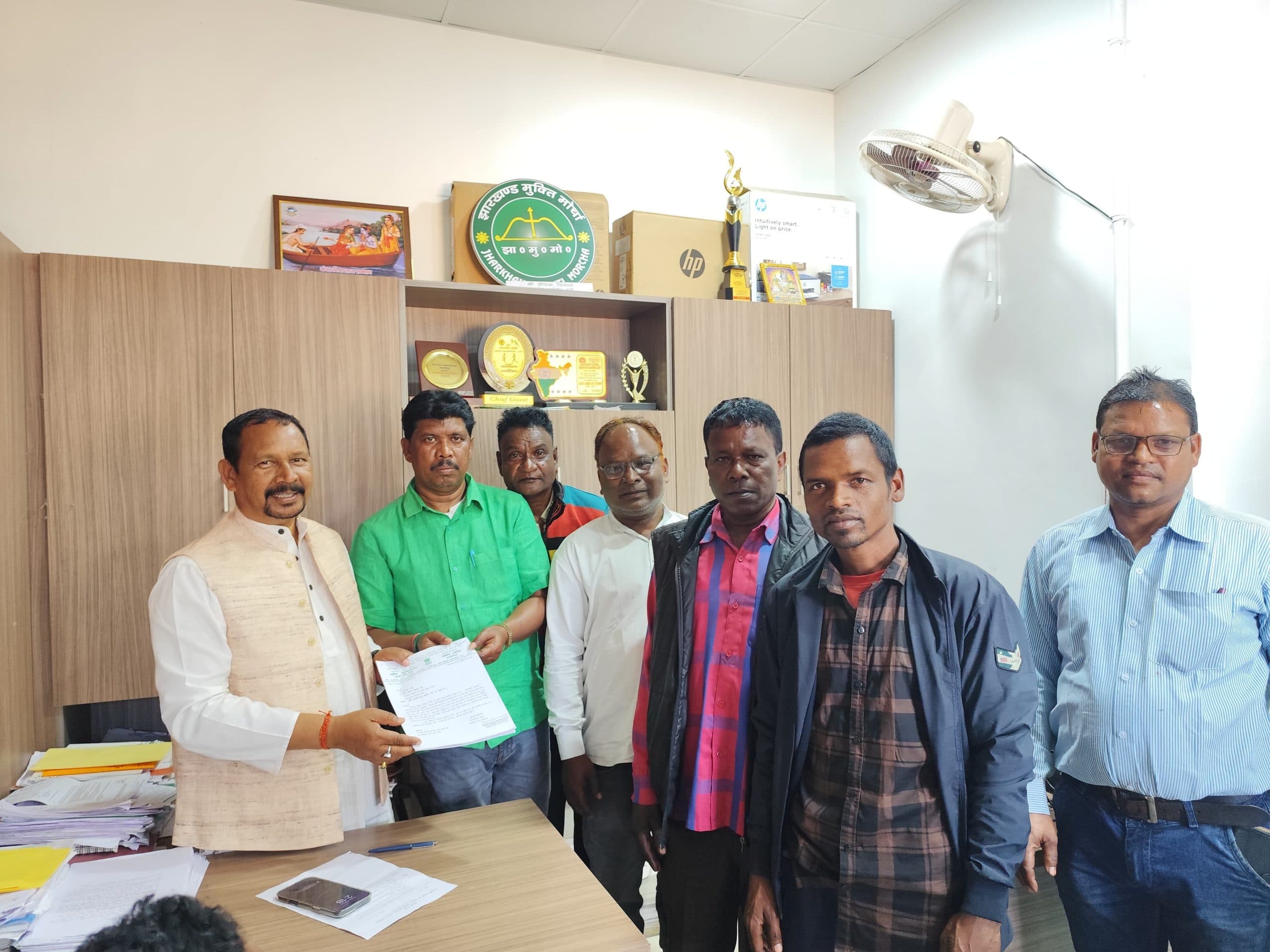 Jamshedpur news. ग्रामसभा की जमीन पर कर लिया गया है कब्जा, वापसी करायें