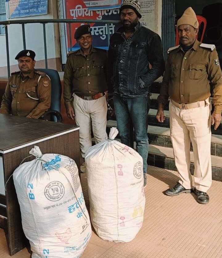 बाइक पर लोड 48 किलो गांजा जब्त, तस्कर गिरफ्तार