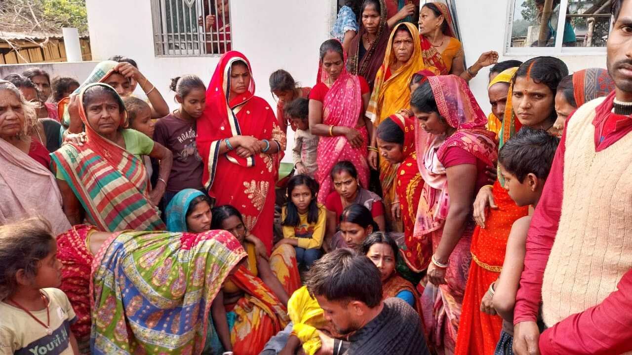 स्टेट हाईवे 91 दो बाइक की टक्कर में घायल हुए युवक की हुई मौत