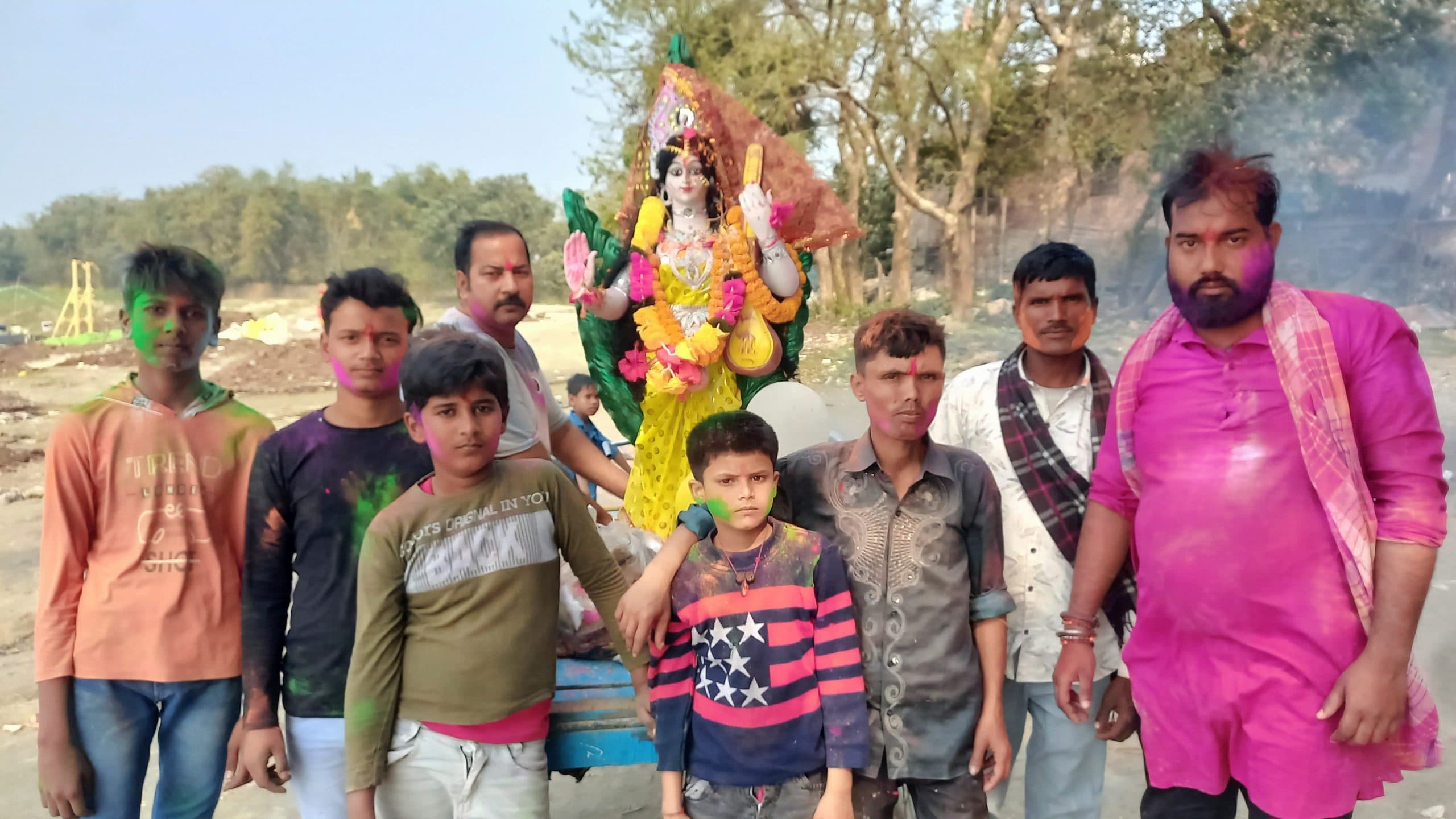 मनिहारी में सरस्वती प्रतिमा का किया गया विसर्जन