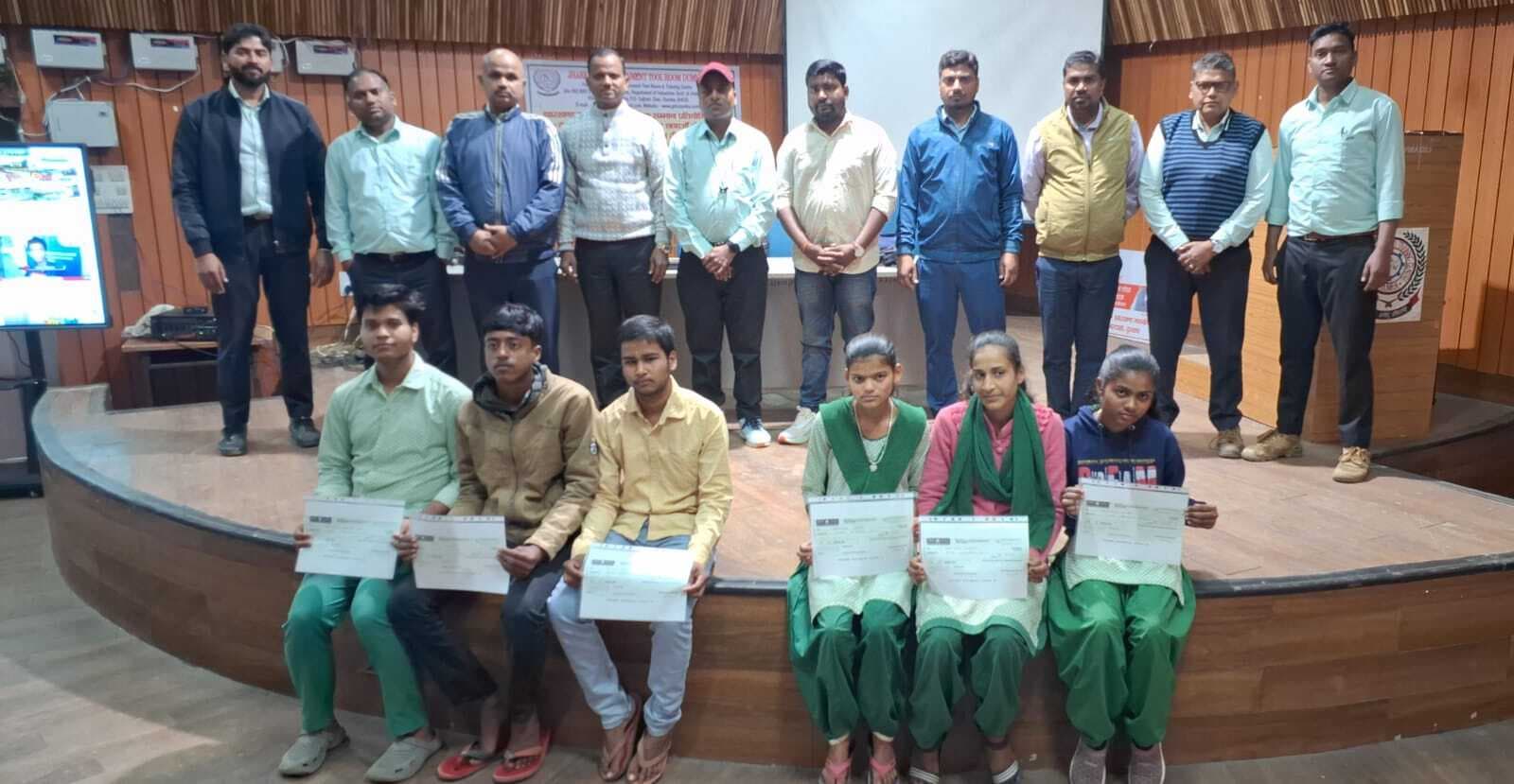 मेधा सम्मान के विजेताओं को मिला नकद पुरस्कार