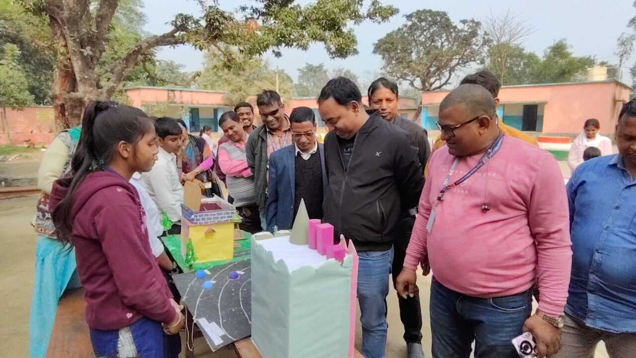 फलका में प्रोजेक्ट बेस्ड लर्निंग मेला का किया गया आयोजन