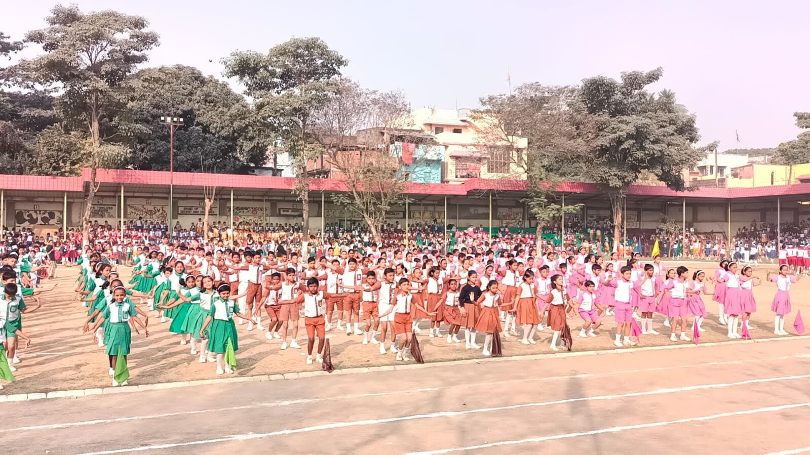 chinmaya vidalya sports day : बच्चों ने प्रस्तुत किये मनमोहक ड्रिल